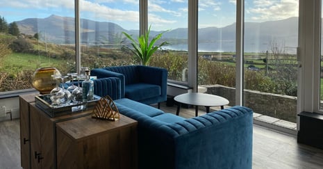 Décor Dopamine : comment les canapés colorés peuvent améliorer votre humeur